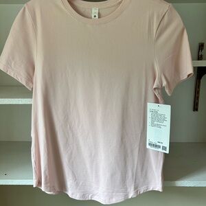 Lululemon love crew. Pink size 2. New with tags.